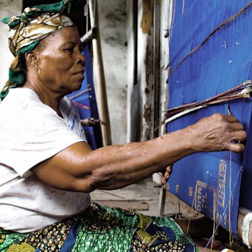 caf-guinee-femme-artisanat